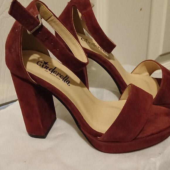 Small Cinderella of Boston "sorento" heels. 3w - Picture 6 of 6